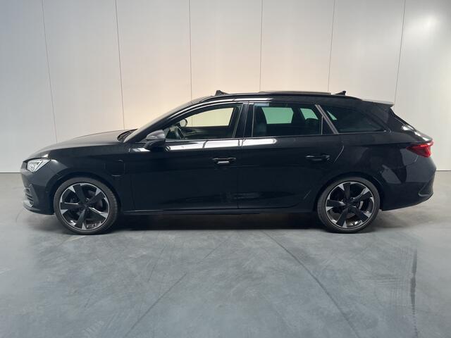Cupra Leon Sportstourer 1.4 e-Hybrid Performance / AUTOMAAT/ PANO/ CAMERA/ PARK. SENSOREN/ DODE HOEK/ KEYLESS/ FULL LINK/ STOEL-STUURVERWARM./ ADAPT. CRUISE/ PARK. ASSIST/ LED/ NAVI/ CLIMA/ DAB