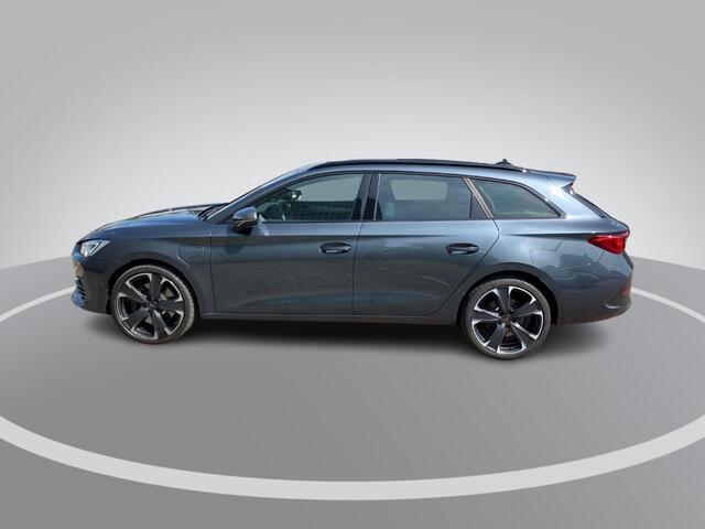 Cupra Leon Sportstourer 1.4e-Hybrid 245pk VZ Business · Panoramadak · Camera · Navigatie · Apple/Android Car Play · Trekhaak ·
