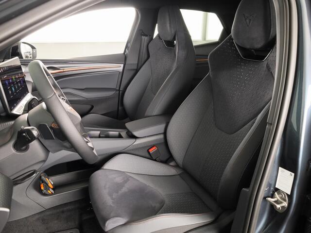 Cupra Raval Business First Edition 56 kWh 211PK | Adaptieve Cruise Control | Stoel & Stuurverwarming | Achteruitrijcamera | Climate Control | |18 Inch LM |
