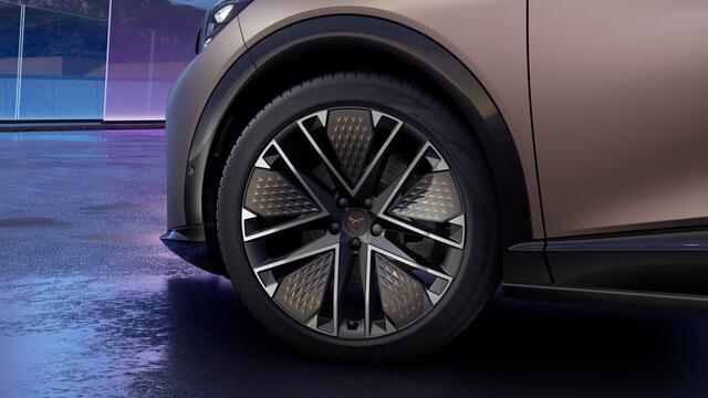 Cupra Tavascan 77kWh Elektromotor 340 1AT VZ Extreme | Digitaal instrumentenpaneel (Virtual Cockpit) | Head-up Display met 'Augmented Reality' | Multifunctioneel verwarmbaar stuurwiel met start- & CUPRA-knop