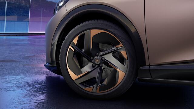 Cupra Tavascan 77kWh Elektromotor 286 1AT Adrenaline | Digitaal instrumentenpaneel (Virtual Cockpit) | Head-up Display met 'Augmented Reality' | Multifunctioneel verwarmbaar stuurwiel met start- & CUPRA-knop