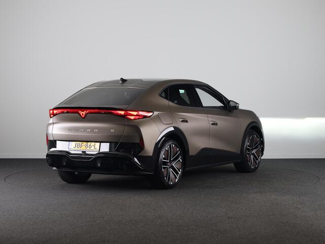 Cupra Tavascan VZ Extreme 82 kWh 340PK 4x4 | Matte lak | Sennheiser | Panoramadak | 21 inch | Head-Up Display | Lederen bekleding met stoelverwarming & ventilatie | Bucket Seats |