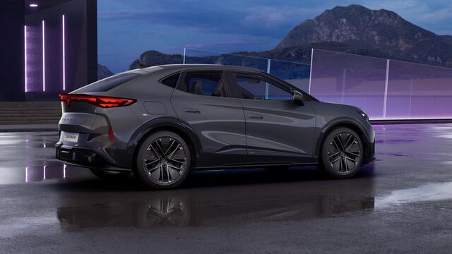 Cupra Tavascan 77kWh Elektromotor 340 1AT VZ Extreme | Digitaal instrumentenpaneel (Virtual Cockpit) | Head-up Display met 'Augmented Reality' | Multifunctioneel verwarmbaar stuurwiel met start- & CUPRA-knop