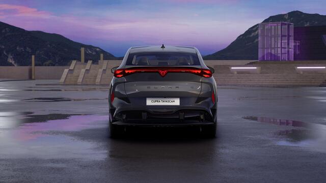 Cupra Tavascan 77kWh Elektromotor 340 1AT VZ Extreme | Digitaal instrumentenpaneel (Virtual Cockpit) | Head-up Display met 'Augmented Reality' | Multifunctioneel verwarmbaar stuurwiel met start- & CUPRA-knop