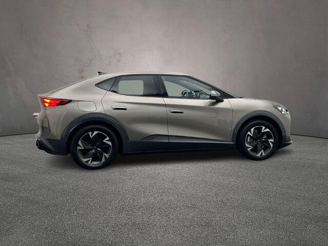 Cupra Tavascan Business 286pk Automaat Adaptive cruise control, Navigatie, Achteruitrijcamera, Elektrische achterklep, App connect, Parkeersensoren, LED matrix koplampen