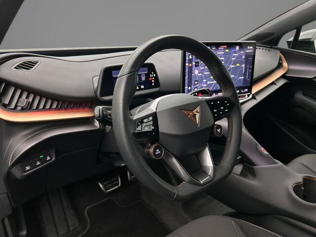 Cupra Tavascan Adrenaline 286pk Automaat Warmtepomp, Adaptive cruise control, Verwarmde voorruit, Achteruitrijcamera, LED koplampen, Navigatie, Stoelverwarming