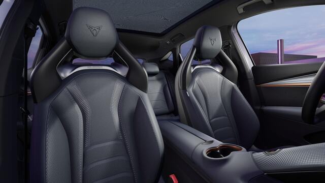 Cupra Tavascan 77kWh Elektromotor 340 1AT VZ Extreme | Digitaal instrumentenpaneel (Virtual Cockpit) | Head-up Display met 'Augmented Reality' | Multifunctioneel verwarmbaar stuurwiel met start- & CUPRA-knop