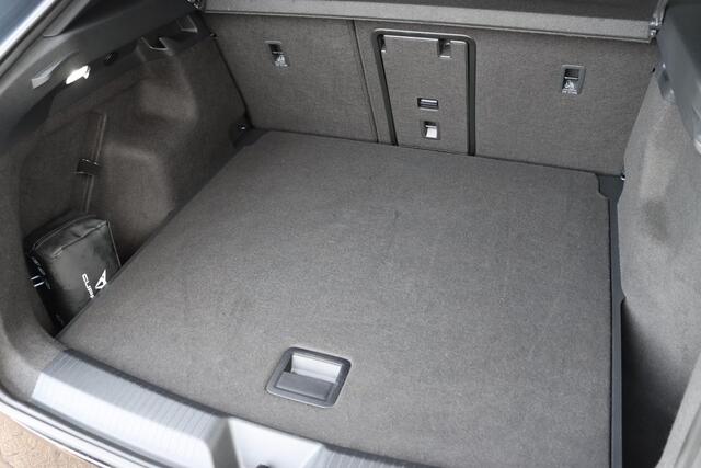 Cupra Tavascan VZ Extreme 82 kWh 340pk | SOH 99,6% | HUD | Pano | 360