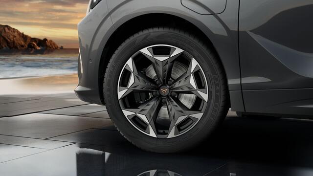 Cupra Terramar 1.5 TSI e-Hybrid 204 6DSG Business | 360 graden camera | Achteruitrijcamera | Draadloze Apple CarPlay(TM), Android Auto(TM)