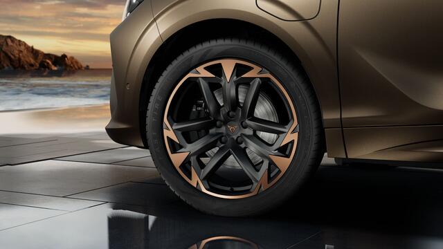 Cupra Terramar 1.5 TSI e-Hybrid 204 6DSG Business | 360 graden camera | Achteruitrijcamera | Draadloze Apple CarPlay(TM), Android Auto(TM)