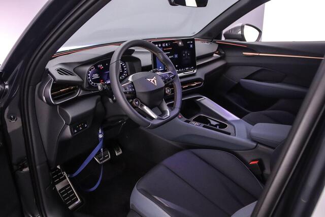 Cupra Terramar Business 1.5 TSI eHybrid 204pk DSG Automaat Trekhaak, Panoramadak, Adaptive cruise control, Achteruitrijcamera, Elektrische achterklep, Stuurwiel verwarmd