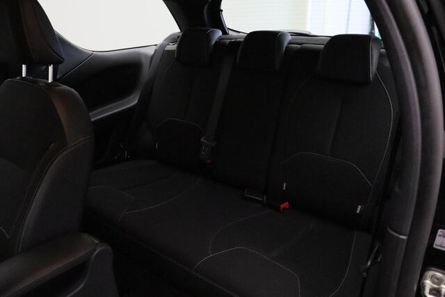 DS DS 3 1.2 PureTech So Chic 2016 | Airco | Navigatie | DAB Radio | Stoelverwarming | Achteruitrij Camera + Parkeersensoren | Cruise Control | 17' Lichtmetalen Velgen | 2 Sleutels
