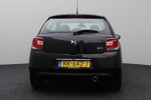 DS DS 3 1.2 PureTech So Chic 2016 | Airco | Navigatie | DAB Radio | Stoelverwarming | Achteruitrij Camera + Parkeersensoren | Cruise Control | 17' Lichtmetalen Velgen | 2 Sleutels