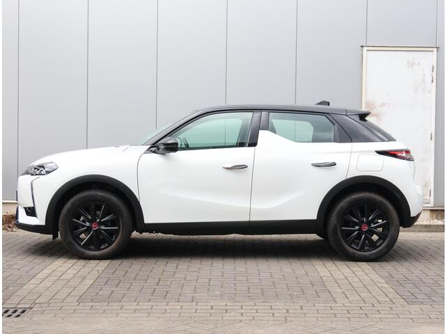 DS DS 3 SUV Performance Line 100 pk | Navigatie via Apple Carplay/Android Auto | Parkeersensoren Achter | Alcantara Interieur | Climate Control | Cruise Control | LED Koplampen | DAB Ontvanger | Start/Stop Systeem | 17" Lichtmetalen Velgen |