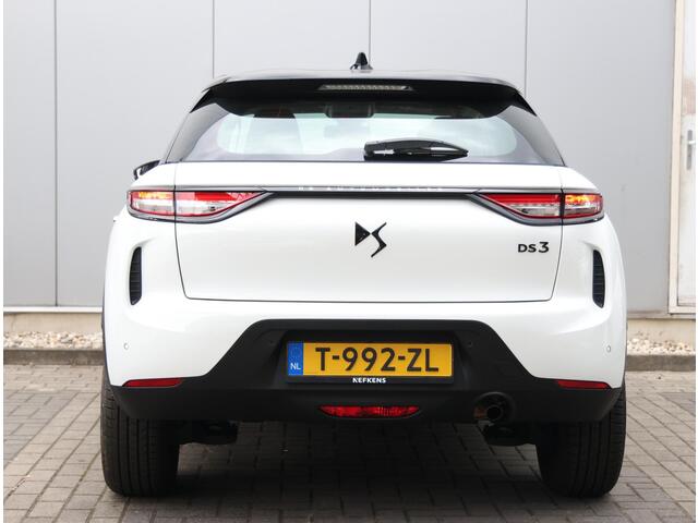 DS DS 3 SUV Performance Line 100 pk | Navigatie via Apple Carplay/Android Auto | Parkeersensoren Achter | Alcantara Interieur | Climate Control | Cruise Control | LED Koplampen | DAB Ontvanger | Start/Stop Systeem | 17" Lichtmetalen Velgen |