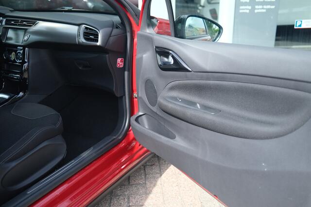 DS DS 3 1.2 PureTech So Chic Navi | Sensoren | Sportstoelen | LM velg
