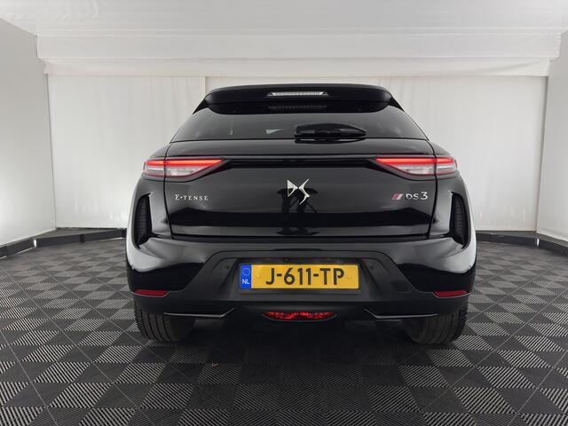 DS DS 3 CROSSBACK E-Tense Performance Line+ 50 kWh [ 3-Fase ] {SOH-90%} (INCL.BTW) *LEATHER-FABRIC | MATRIX-LED | ADAPTIVE-CRUISE | DIGI-COCKPIT | HEATED-SPORTSEATS | CAMERA | KEYLESS | NAVI-FULLMAP | DAB+ | ECC | PDC | 18''ALU*