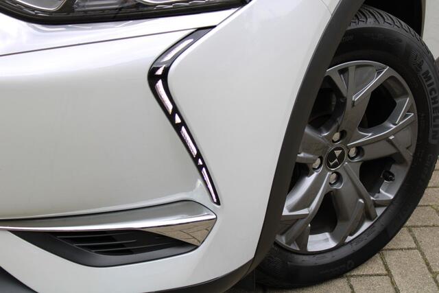 DS DS 3 CROSSBACK 1.2 PureTech 100pk Montmartre | Navigatie | Parkeersensoren | Cruise control | Carplay | Climate control