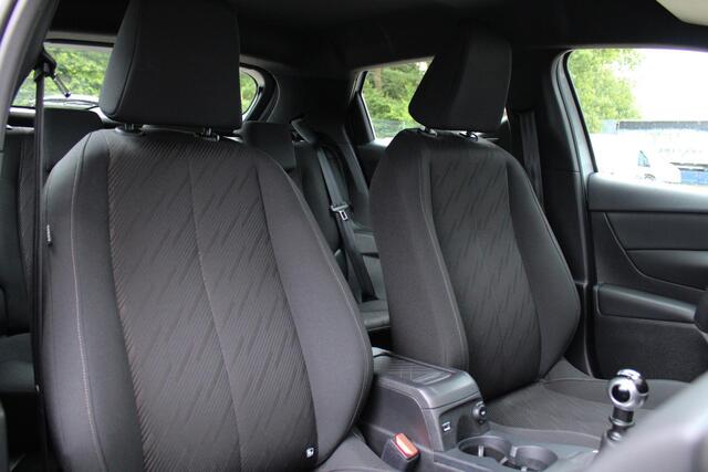 DS DS 3 CROSSBACK 1.2 PureTech 100pk Montmartre | Navigatie | Parkeersensoren | Cruise control | Carplay | Climate control