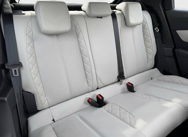 DS DS 3 CROSSBACK 1.2 PT 130 EAT8 Grand Chic | Lederen interieur | Zeer compleet | Prijs is rijklaar