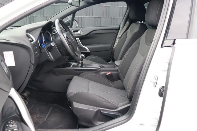 DS DS 4 CROSSBACK 1.2 PureTech Chic | Camera | Trekhaak | Navigatie | Cruise Control | Climate Control