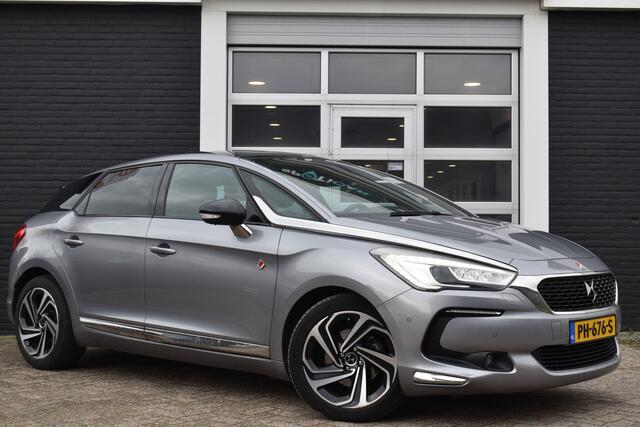 DS DS 5 THP 165pk Performance Line Automaat | Navigatiesysteem | Apple Carplay & Android Auto | Airco ECC | Afneembare Trekhaak (max aanhangergewicht 1400kg!) | Achteruitrijcamera | Parkeersensoren voor en achter | Dodehoek Detectie | Keyless | Panoramische panee