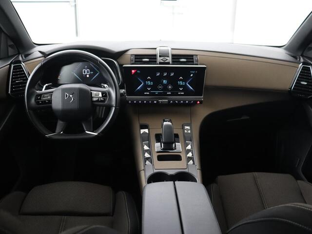 DS DS 7 Crossback E-Tense Be Chic | Camera | Bi-Xenon | Carplay | Navigatie | 19'' | Digital Cockpit | Climate control | Parkeerhulp | Cruise control | PHEV | Plug In