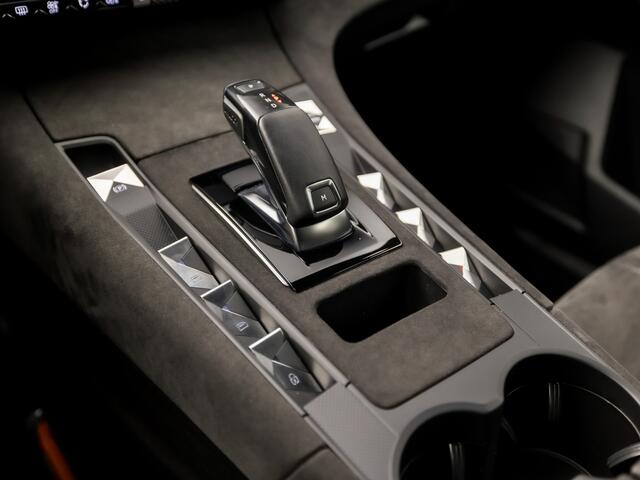 DS DS 7 Crossback 1.6 PureTech Performance Sport 181Pk Automaat (APPLE CARPLAY, GROOT NAVI, ALCANTARA, GETINT GLAS, SPORTSTOELEN, ADAPTIVE CRUISE, LED KOPLAMPEN, KEYLESS, LANE ASSIST, NIEUWSTAAT)