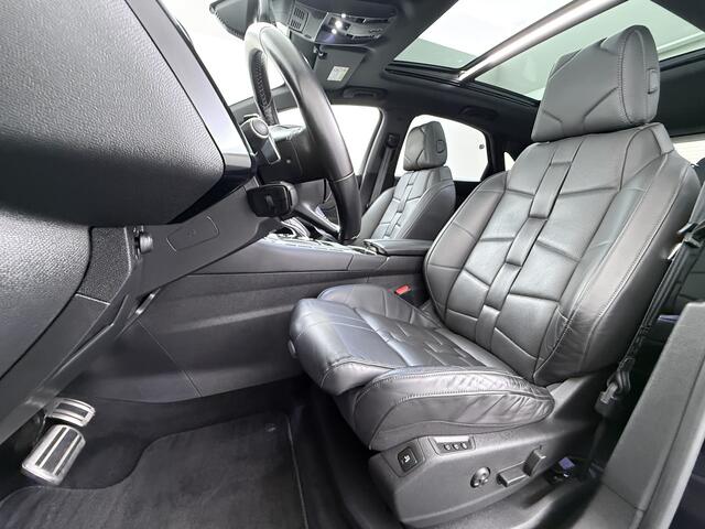 DS DS 7 Crossback Hybrid 300 4x4 Night Vision Lederen Massagestoelen PanoramaSchuifdak Adap.Cruise FOCAL Electra® Trekhaak Memory 360°Camera Apple Carplay Android Auto E-Tense Be Chic Active Scan Suspension Elek.Stoelen+Verwarmd Elek.Achterklep Lane Assist Voorruitverwarmi