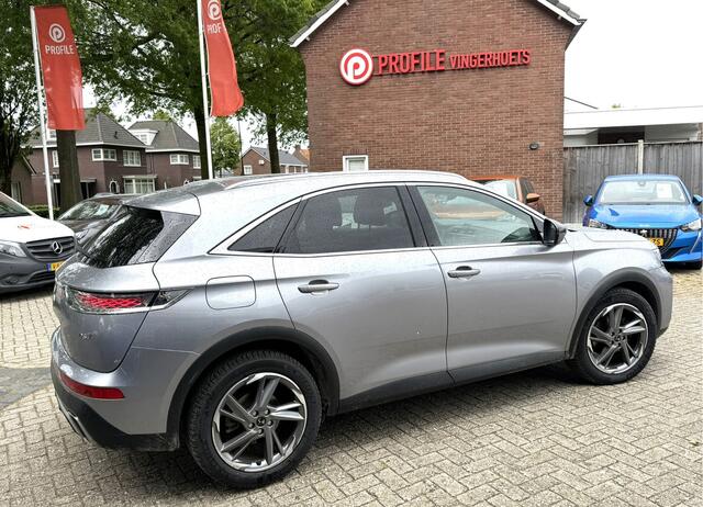 DS DS 7 Crossback 1.6-16v. * Rivoli * AUTOMAAT * 180 Pk Benzine * * Trekhaak * Zwart Leder * Schuifdak * Navigatie * Cruise Control * Super Luxe Rivoli Uitvoering * Vingerhoets; Vierde Generatie Eersteklas Service. Al meer dan 100 jaar een begrip in de Brabantse Kempen.