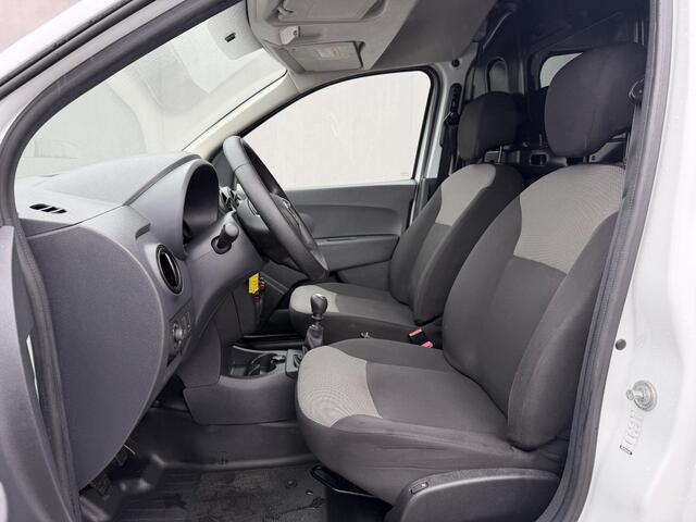 Dacia DOKKER 1.5 Blue dCi 90 Essential / Trekgewicht 1200 Kg / Navigatie / Multimedia Bluetooth / Stoelverwarming / Achteruitrij Camera / Parkeersensoren Achter / Airco / DAB / Cruise Control / Elektrische Ramen / Elektrisch Verstelbare Buiten Spiegels /