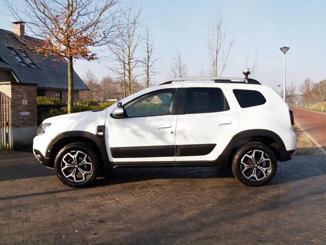 Dacia DUSTER 1.6 SCe Prestige | Unieke bedrijfswagen | 4X4 | Camera | Trekhaak | Stoelverwarming |
