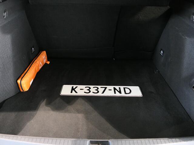 Dacia DUSTER 1.3 TCe Tech Road * Vol opties! * Incl. Trekhaak & Allseasons! - Volledig leder, navi, 360 camera, stoelverwarming