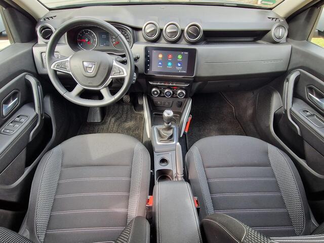 Dacia DUSTER 1.3 TCe Prestige / 1e Eigenaar / Dealer Onderhouden / Trekhaak / Achteruitrijcamera / Navigatie / Apple Carplay & Android Auto / Climate Control / PDC /