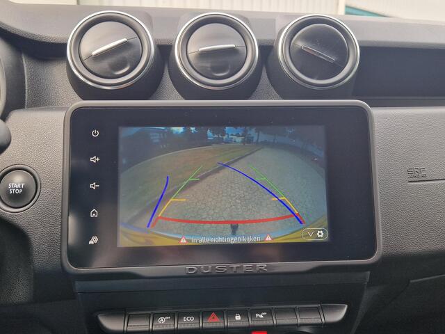 Dacia DUSTER 1.3 TCe Prestige / 1e Eigenaar / Dealer Onderhouden / Trekhaak / Achteruitrijcamera / Navigatie / Apple Carplay & Android Auto / Climate Control / PDC /