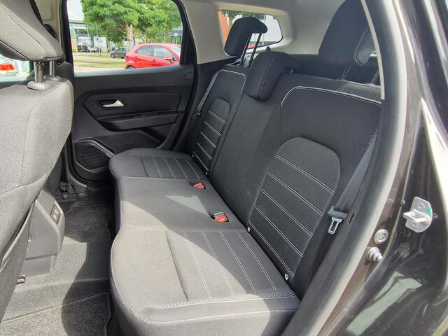 Dacia DUSTER 1.3 TCe Prestige / 1e Eigenaar / Dealer Onderhouden / Trekhaak / Achteruitrijcamera / Navigatie / Apple Carplay & Android Auto / Climate Control / PDC /