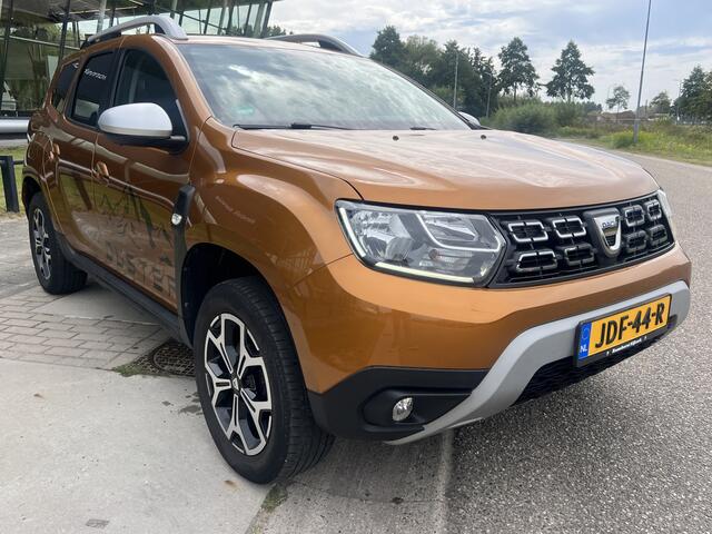 Dacia DUSTER 1.3 TCe 130pk Prestige / Dealer onderhouden / Trekhaak / 17' velgen / Camera / Climate / Applecarplay - Androidauto /