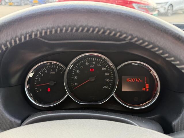 Dacia DUSTER 1.5 dCi S&S 4x2 Prestige | Trekhaak | Navigatie | Achteruitrijcamera | Cruise Control | Stoelverwarming | Airco | Parkeersensoren | Lichtmetaal | BT-Telefoonfunctie |