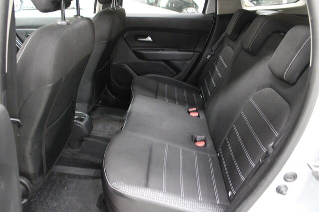 Dacia DUSTER 1.2 TCe 4x4 Prestige Airco, Cruise Control, Trekhaak, Stuurbekrachtiging, Rondomzicht Camera