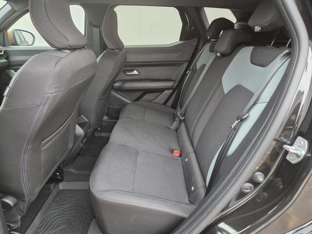 Dacia DUSTER 1.6 Hybrid 140 Extreme Automaat / Pack winter / Navigatie via Apple Carplay of Android Auto / Stuur-, Stoel en Voorruitverwarming / Achteruitrijcamera / Cruise control / Keyless Entry/Start / Climate control /