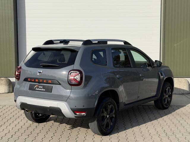 Dacia DUSTER 1.3 TCe 150 Journey / Navi / Camera / Clima / Trekhaak / Keyless / Carplay / 17" Lm Velgen / Stioelverwarming