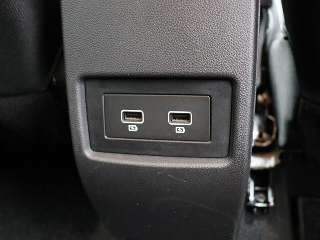 Dacia DUSTER TCe 100pk Bi-Fuel Prestige | Trekhaak | Achteruitrijcamera | Dodehoek waarschuwing |