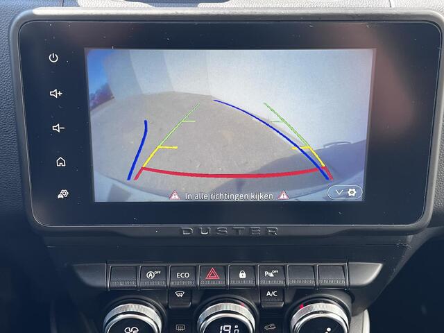 Dacia DUSTER 1.0 TCe Prestige / Trekhaak / Achteruitrijcamera / Stoelverwarming / Navigatie / Apple Carplay & Android Auto / Dode Hoek Detectie / Climate Control / Cruise Control /