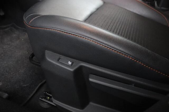 Dacia DUSTER 1.3 TCe 150 EDC Extreme | Automaat | Trekhaak | Stoelverwarming |