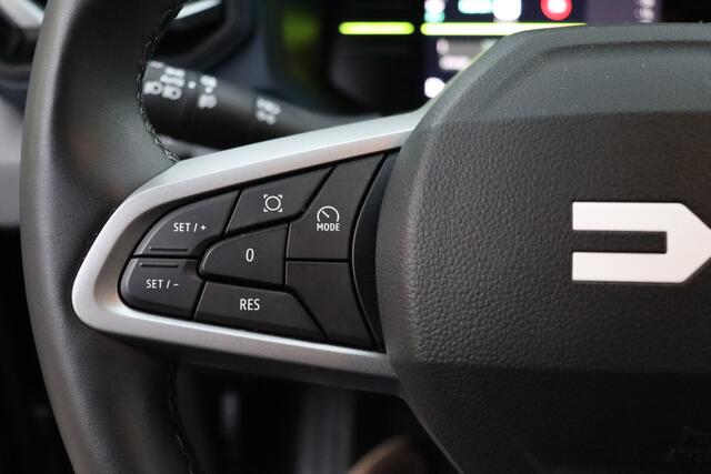 Dacia DUSTER 1.6 Hybrid 140 Journey HEV | Stoel-/Stuurverwarming | Navigatie | 360 Camera | Cruise Control
