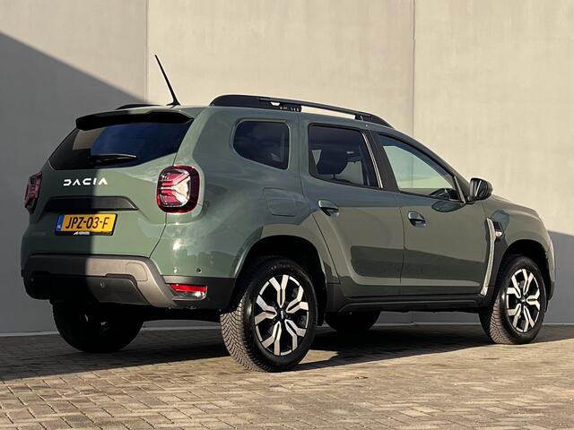 Dacia DUSTER 1.3 TCe 150 Journey Automaat / Fabrieksgarantie tot 04-2027 < 100.000 km / Dealer onderhouden / Navigatie / Camera / Dode hoek detectie / Apple Carplay Android / Stoelverwarming / 17" LM met All Season banden /