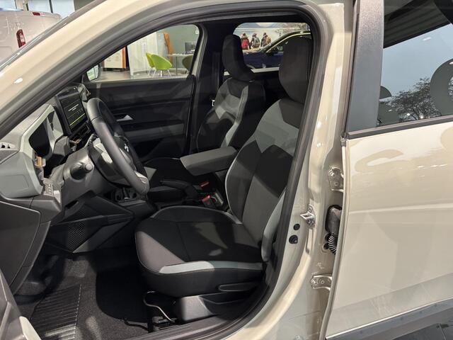 Dacia DUSTER 1.6 Hybrid 140 Extreme 7 JAAR GARANTIE / CLIMATE CONTROL / APPLE & ANDROID CARPLAY / PARKEERSENSOREN & CAMERA / KEYLESS ENTRY / VAN ¤ 36894,- VOOR ¤ 34243,- RIJKLAAR