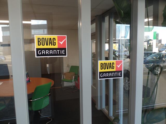 Dacia DUSTER 1.2 TCe Prestige Airco, Achteruitrijcamera, Navigatie, Elek Ramen/Spiegels, Cruise controle, Pdc V/A, Rondom zicht camera,, Lm velgen 16'', Trekhaak, Volledig dealer onderhouden, Nederlandse auto!! Bovag afleverpakket 695,-