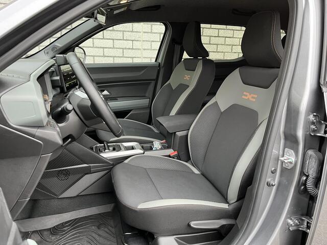 Dacia DUSTER 1.6 Hybrid 140 Extreme | Afneembare Trekhaak | Navigatie | 360° Camera | All-Season banden |