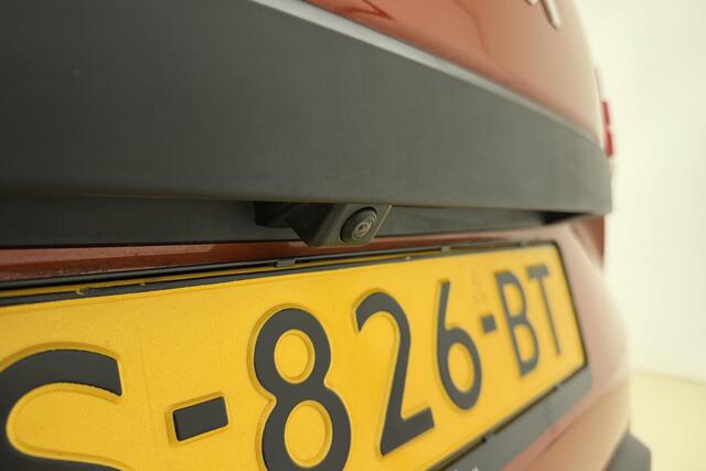 Dacia DUSTER 1.3 TCe 150 Journey Automaat | Navigatie | Camera | Keyless | Dakrails | Weinig kilometers | Hoge instap | Lichtmetalen velgen